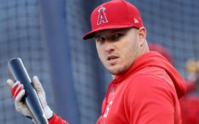 侍戦士へ気遣い…トラウトがサイン球の真相激白「素晴らしい日本選手と触れ合えた」