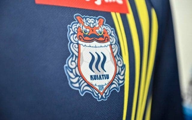 「これはいいやつ！」J2群馬の新ユニフォームが斬新と話題に！ 4年間の“想い”が込められた“つぎはぎ”デザインに「オリジナル感出ててやっぱり良い」の声