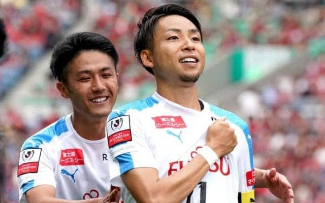 なぜ川崎フロンターレで“無名の新卒選手”が活躍するのか？　小林悠、大島僚太ら見出したスカウト向島建が大切にする、人を見る目