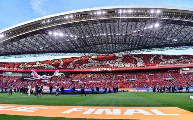 「美しい！女優さんかと思いました」WEリーグ浦和L遠藤優が、埼スタでの「ウエディングフォト」公開！ 純白ドレスに身を包んだ夫婦ショットに「めっちゃ綺麗」の声