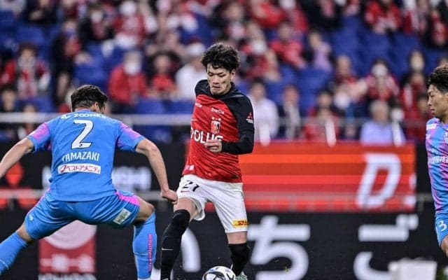 「監督がいつスタメンを外しても文句は言えない」浦和MF大久保智明が抱える危機感。「浦和のアタッカーでいうと物足りなさは感じています」と話すからこそ、誓う進化