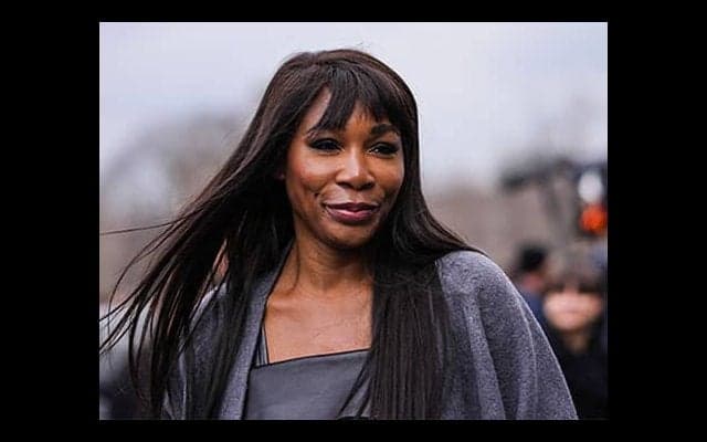 ブルーヘア披露に大坂なおみ反応