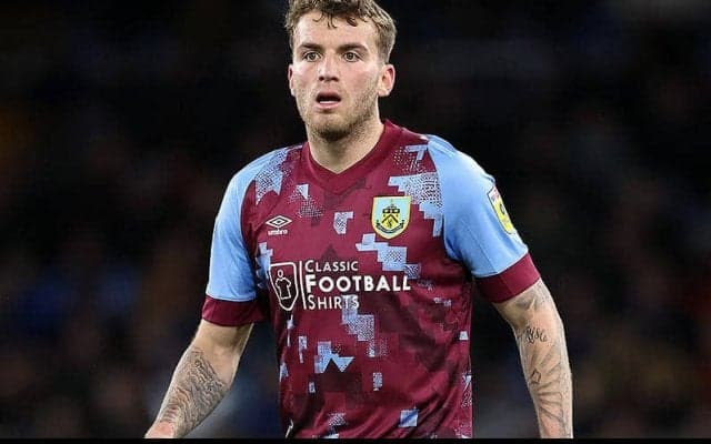 バーンリーがボルシアMGからDFバイヤーを完全移籍で獲得！　今季レンタルでプレミア昇格に貢献