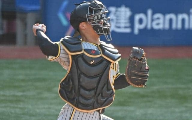 過熱する阪神の”捕手論争”に球界OBが見解「岡田監督はちゃんと見てる」