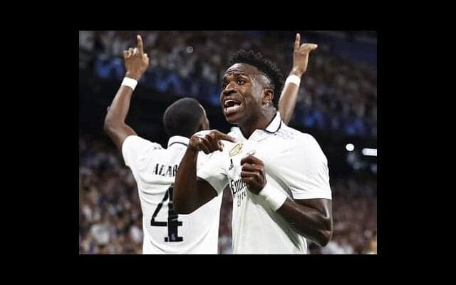 「あいつにはパスをするな」と言われたFWヴィニシウスは、どうやって「レアルの至宝」になることができたのか