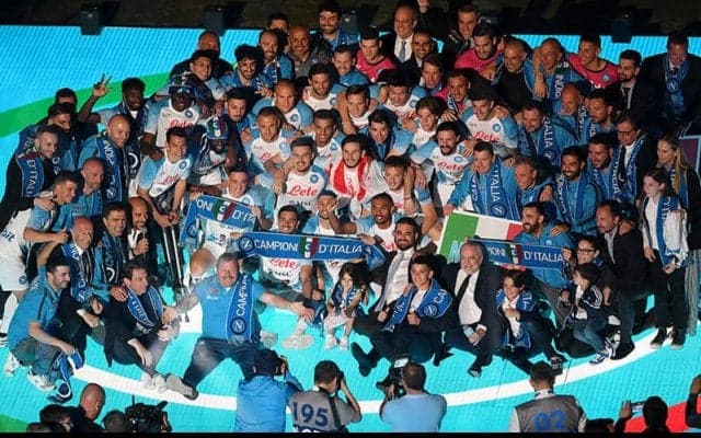 33年ぶり優勝を空からお祝い！フライトレコーダーによって明らかになったナポリファンの天才的な方法とは？