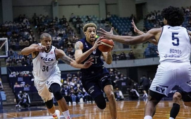 アルティーリ千葉が32点差の圧勝で初戦のリベンジ…昇格をかけた勝負は第3戦へ