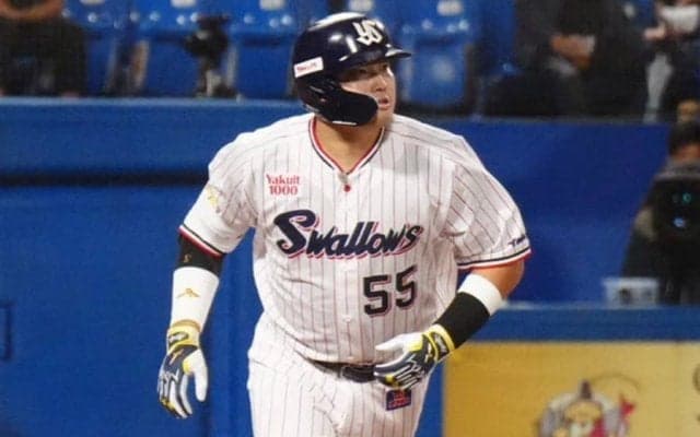 村上宗隆の“洗礼弾”が「もうやばい」　新人呆然…超高弾道アーチは「神の目覚め」