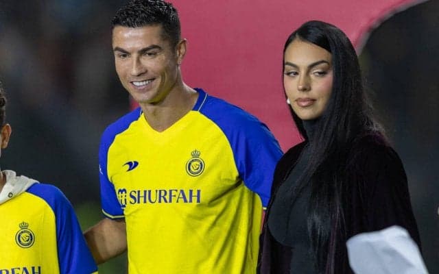 「本当に全てがウソ」C・ロナウド母、ジョルジーナさんとの不仲を完全否定…息子とパートナーの関係にもキッパリ