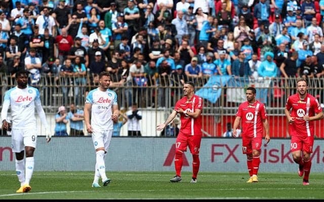 主力半数ベンチスタートのナポリ、曲者モンツァに完敗《セリエA》