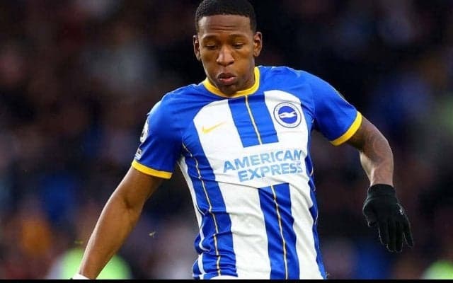 「体幹えぐいんだろうな」三笘に飛びつかれてもブレずにゴールパフォーマンスをやり切るエストゥピニャンが話題「微動だにしないのすごい！」