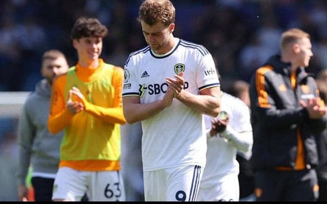 PK失敗のリーズFWにファンから相次ぐ脅迫、クラブは声明を発表「まったく容認できない」…相手監督を突き飛ばすファンも