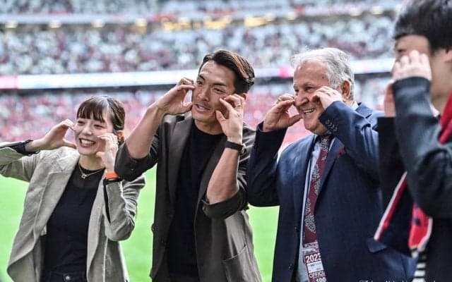 「素直にメンタル強すぎて(笑)」槙野智章氏への鹿島サポーターの「盛大ブーイング映像」が1万3千いいね！「素晴らしい光景」「コレもう一種の芸術だろ」とファン感動