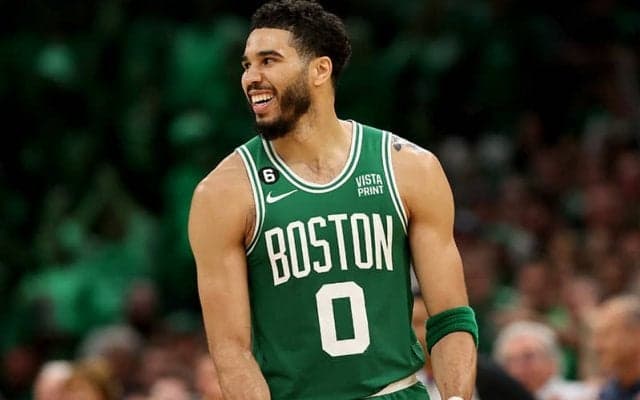 負ければ終わりのシリーズ最終戦で51得点を叩き出したテイタム…第7戦での歴代最多得点に