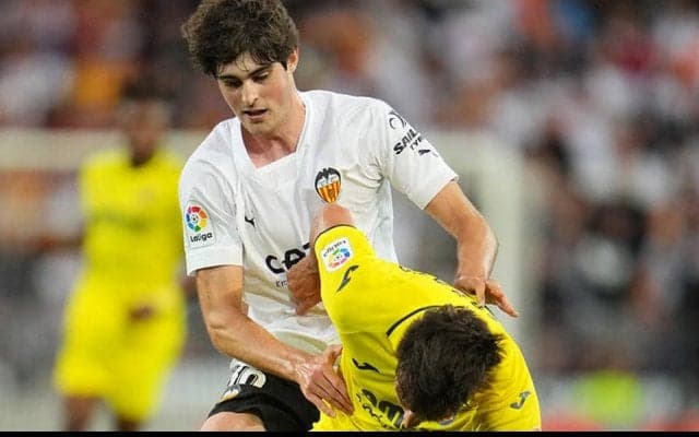 バレンシア、U-20スペイン代表MFハビ・ゲラと2027年まで契約延長