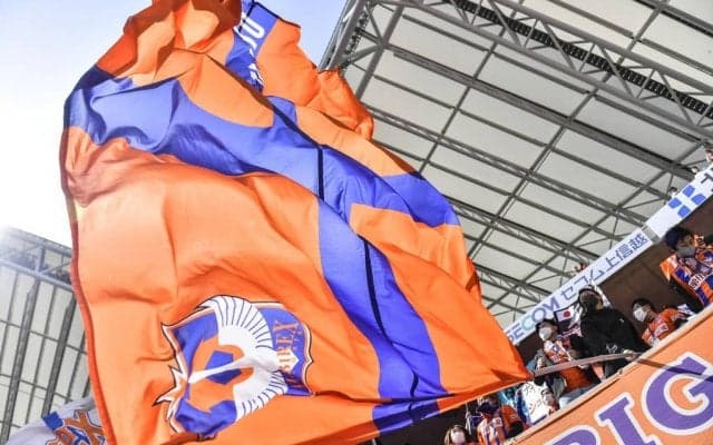 「野球のユニっぽいデザインだ」J1新潟が京都戦で2万5千人に「スペシャルユニフォーム」プレゼント！「めちゃくちゃ欲しい」「行かねばならぬ！」とファン歓喜のデザイン