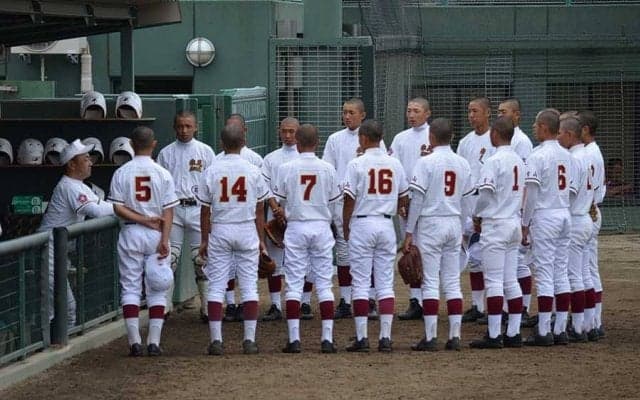 敵に「アウトをプレゼントする策」に疑問　強豪中学を率いた監督が掲げる“NG”