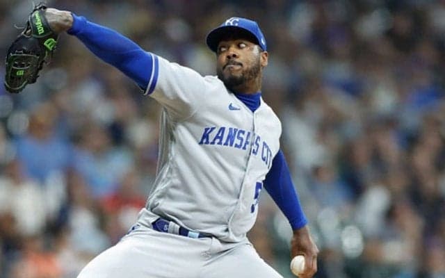 【MLB】35歳の衰えぬ167キロが「マジかよ」　“人類最速左腕”の剛球は「むちゃくちゃ速い」