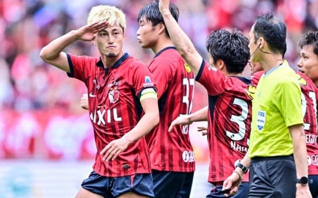 【鈴木優磨のスター性(1)】鹿島歴代エースの柳沢、興梠、大迫とは異なる姿。関係者が語る、「そういったパフォーマンス含めてサッカーを盛り上げようとしている」