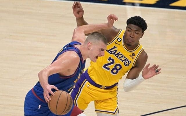 ヨキッチに対する好守で奮戦した八村塁「この瞬間のために準備してきました」