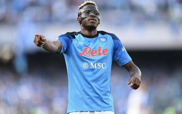 オシムヘンとの契約更新を目論むナポリ会長、最大の目的は約233億円のリリース条項設定か