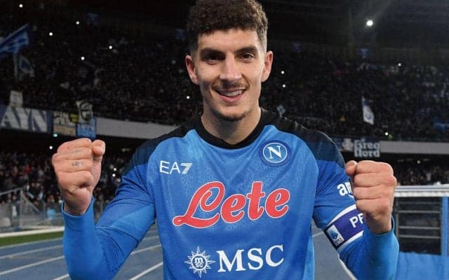 王者ナポリ、主将ディ・ロレンツォと生涯契約を結ぶ？ 4部リーグから上り詰めた苦労人