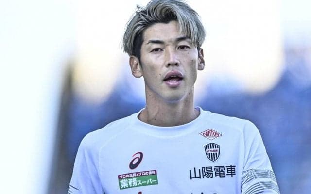 「サコにパイ投げ...なかなか勇気要るね」FW大迫勇也の顔面に、神戸の選手が戸惑いながらもパイ投げ敢行！ 神戸公式も「果たされました」と異例の報告