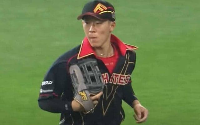 窮地救う超レーザービームが「気持ちいい」　二刀流ルーキーの“爆肩”が「イチロー並」