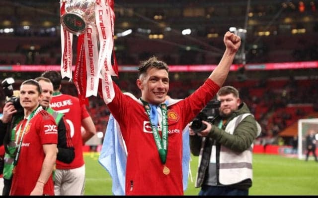 ユナイテッドがマルティネスの契約見直し…移籍1年目から最終ラインのピースに