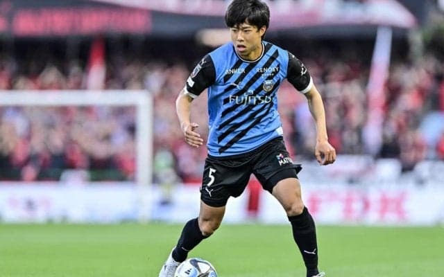 「自分の態度でチームの雰囲気も変わる」川崎・佐々木旭が、1か月ぶりの試合出場を見据えての心掛け。瀬古樹の言葉から得た「プロ選手としてそれが一番大事」なことも明かす