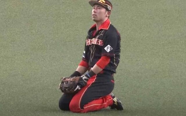 骨折していても超速捕球「なぜそんなに動ける」　故障恐れぬ“空中浮遊”が「美しい」