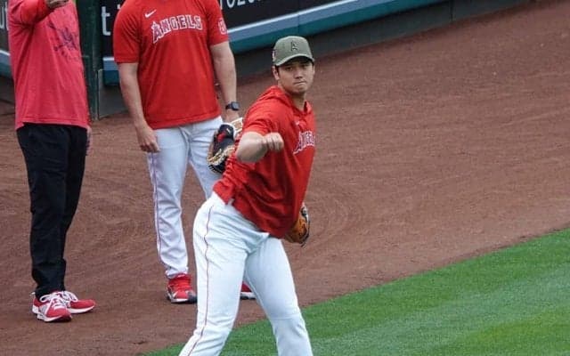 【MLB】“限定仕様”の大谷翔平は「カッコいい」　見慣れぬ装いにファン注目「似合います」