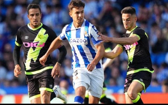 ブスケッツの後継者探すチャビ、スビメンディに惚れ込む　「ずば抜けた守備的MF」