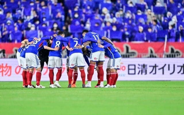 大人気漫画『僕のヒーローアカデミア』の特製ケーキ&大量フィギュアで、横浜FMドリブラーが息子の誕生日を祝福！ 公開された画像は“ヒロアカ”一色に