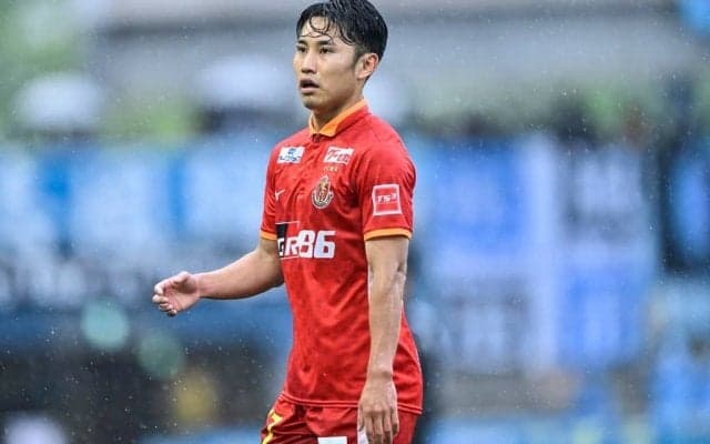 「奥様凄い美人」「森七菜かと思った」J1名古屋のMF森下龍矢を祝福した美人妻に豊田スタジアムがどよめく！ 「美人すぎて豊スタどよめいた」と驚きの声