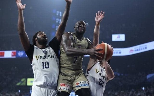 勝負所で地力を発揮した琉球が2年連続のファイナル進出…河村勇輝が先発復帰も横浜BCは惜敗