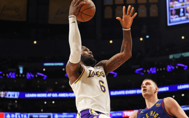 レブロンがプレーオフでのダブルダブル歴代5位に…レイカーズは3連敗で窮地
