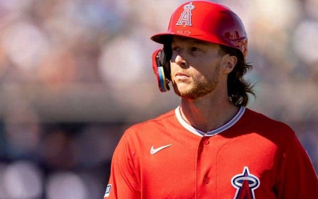 【MLB】試合前に荷造り…遭遇した“戦力外の瞬間”　エ軍「兜担当」と交わした別れの握手