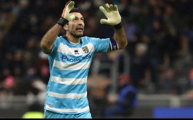 「彼ほどのGKでも…」45歳のレジェンドGKブッフォンが味方のPKを直視できない姿が反響「まだ現役なことが一番の驚き」