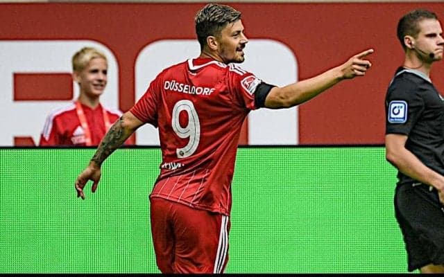 ブレーメン、デュッセルドルフからポーランド代表FWコフナツキを獲得