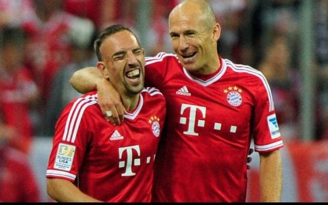 「歴代最強コンビ」バイエルン本拠地に現れた “ロベリー”の姿に脚光！「どちらもレジェンド」「戻ってきてくれ」