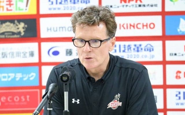 大阪エヴェッサがマティアス・フィッシャーHCの続投を発表