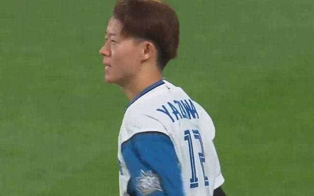 ルーキーの“顔面激突捕球”が「天才だな」　ボール離さぬ根性に驚愕「自然と叫んでた」