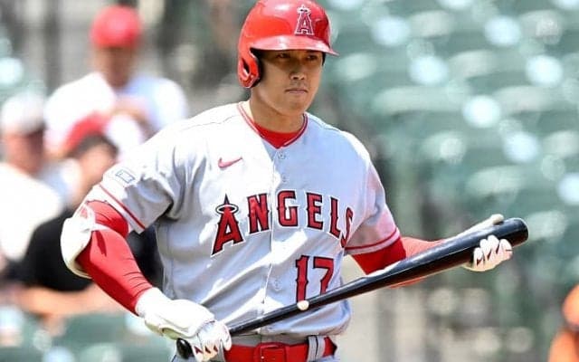 「オオタニはこの一塁ゴロでヒットにする」大谷翔平の時速３３キロ“爆速”内野安打に米記者驚愕！「エリートスピードだ」