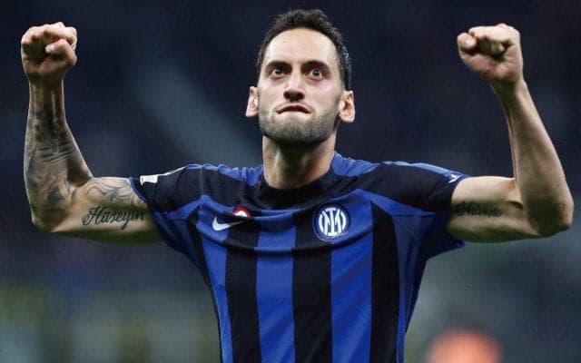 チャルハノール、コッパ・イタリア優勝直後に契約延長を明言！「秘密は何もない」