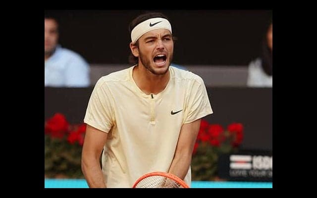 審判台叩きで疑問「異常だ」