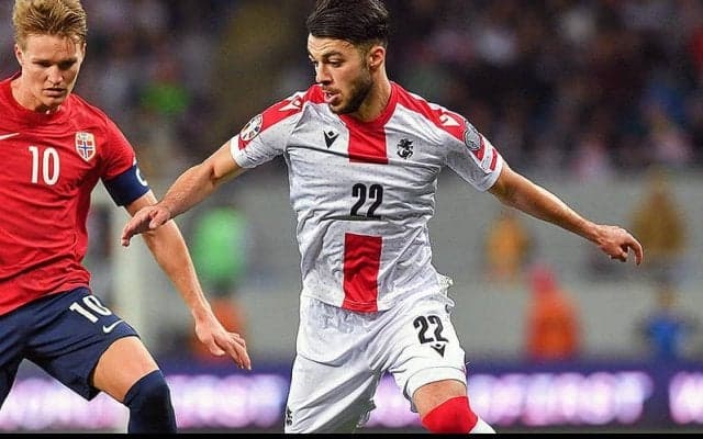 過去にクヴァラ獲得逃したミラン、同じジョージアの逸材FWに強い関心か？