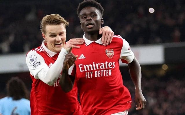 「ゴージャス感」「めちゃくちゃかっこいい」無敗優勝から20周年、アーセナルが当時をモチーフとした新ユニフォーム発表！「ゴールドが最高」