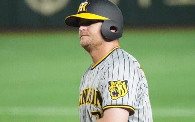 「メジャーやん」　坂本勇人も首振る“振り向きざまレーザー”が「とんでもない鉄砲肩」