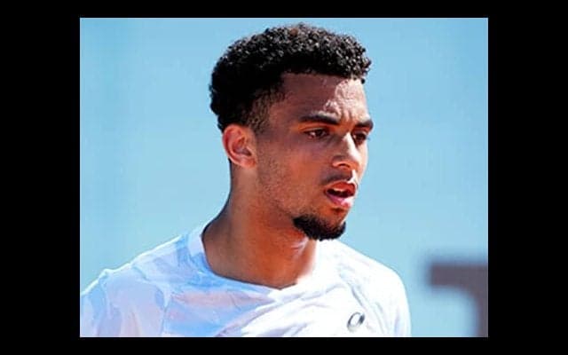 勝利で大喜び→ミスジャッジで取消しに